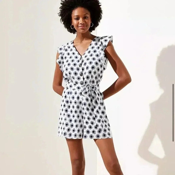 Loft Flutter Linen Romper Blue/White Floral Size 0 NWT New - Picture 1 of 5